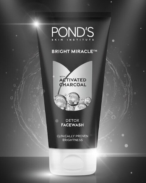 Pond's Bright Miracle Detox Facewash with Activated Charcoal-100g